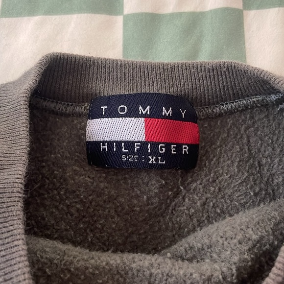 Vintage Tommy Hilfiger Embroidered Crewneck - Picture 3 of 3